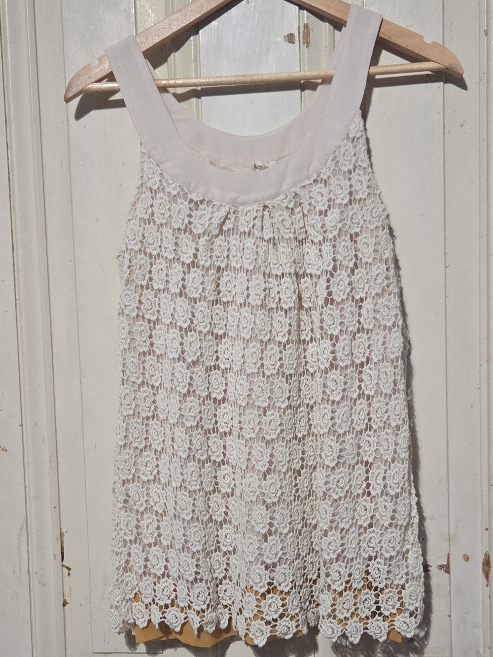 Hem & Thread Cream Round Neck Lace Overlay Sleeveless Cami Top Size Small